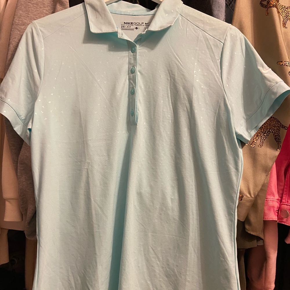 Nike top